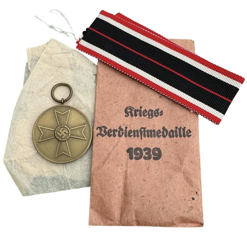 Kriegs Verdienst Medaille 1939 with Packaging