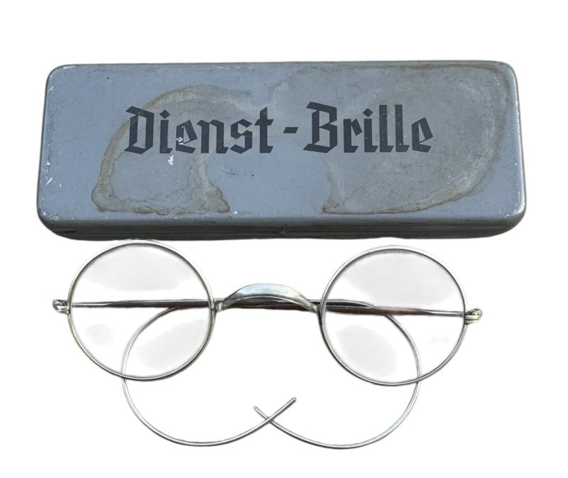 Wehrmacht Dienstbrille in case