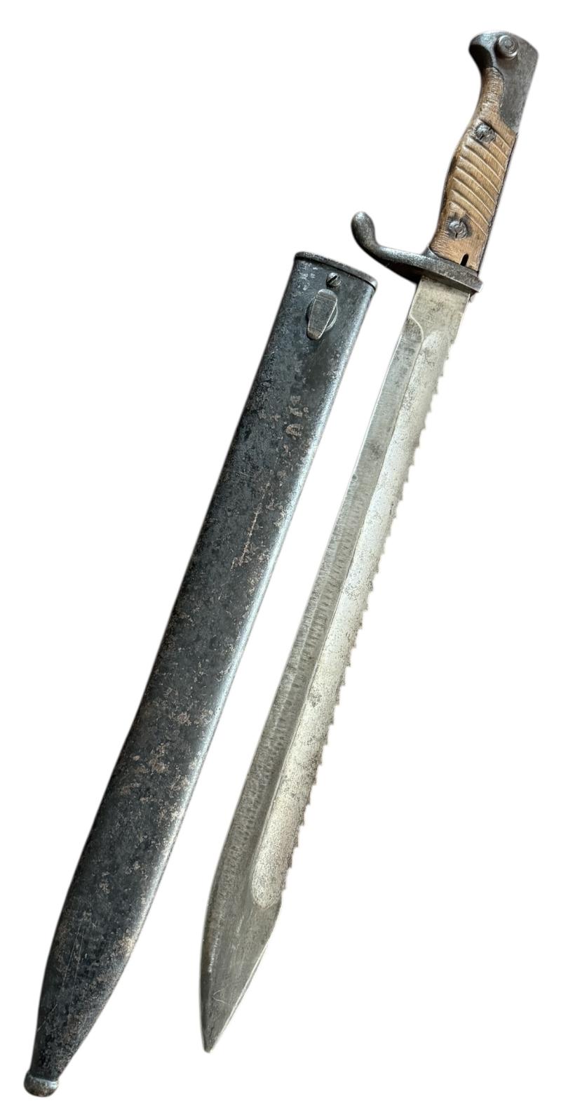 German WW1 Imperial Sawback Butcher Knife Bayonet