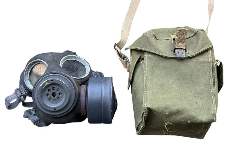 British WW2 lightweight Asault Gasmask