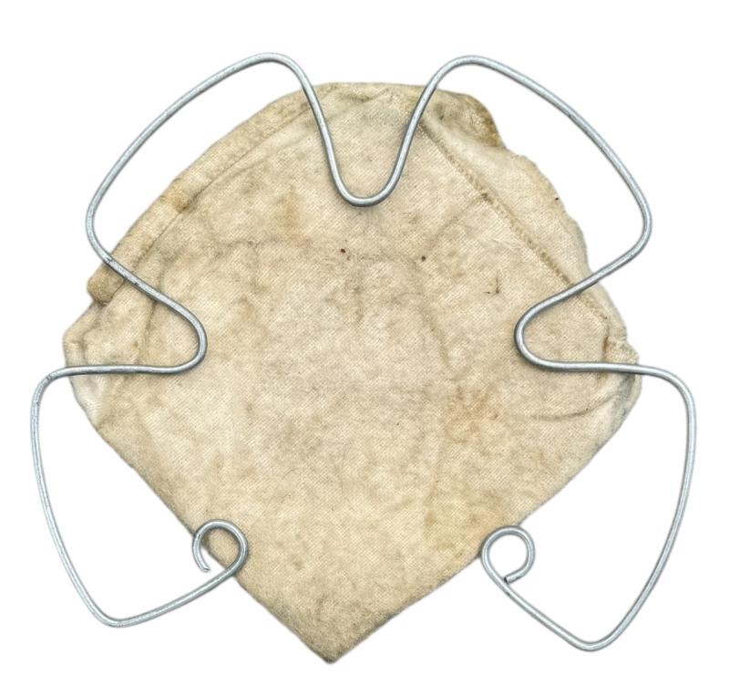 Wehrmacht M31 Gasmask Cleaning Cloth and Spring