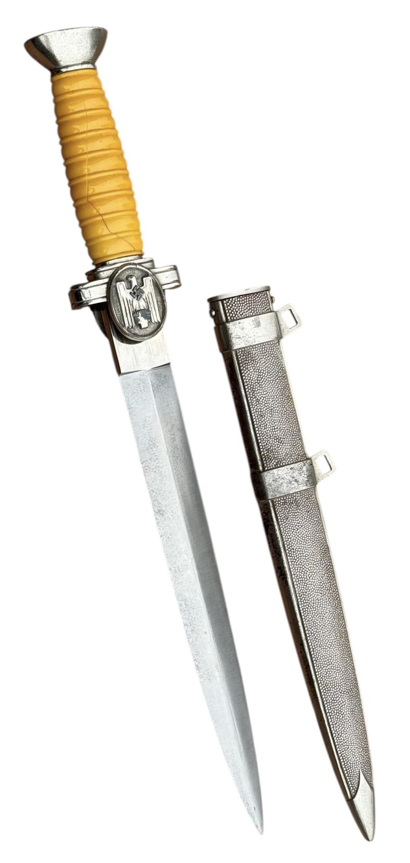 Deutsches Rotes Kreutz M38 Fuhrer Dolch