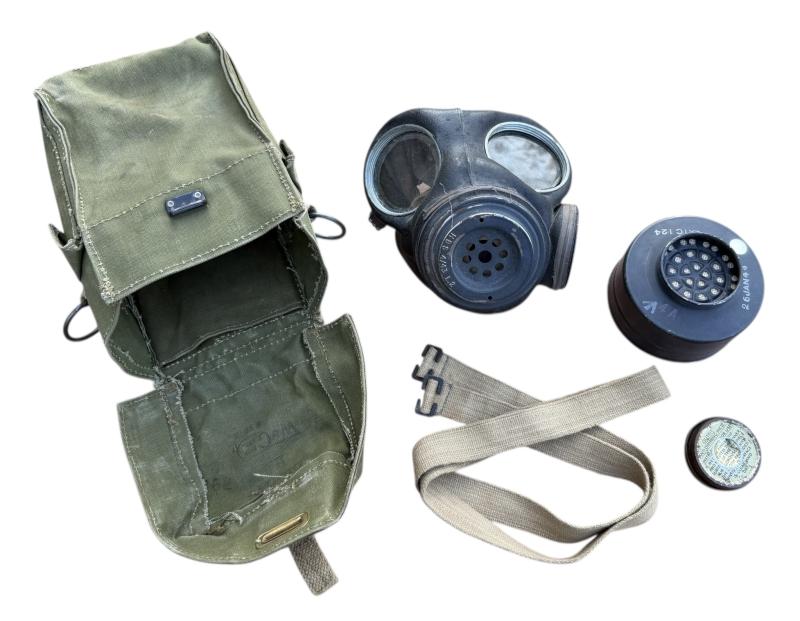 British WW2 Assault Gasmask