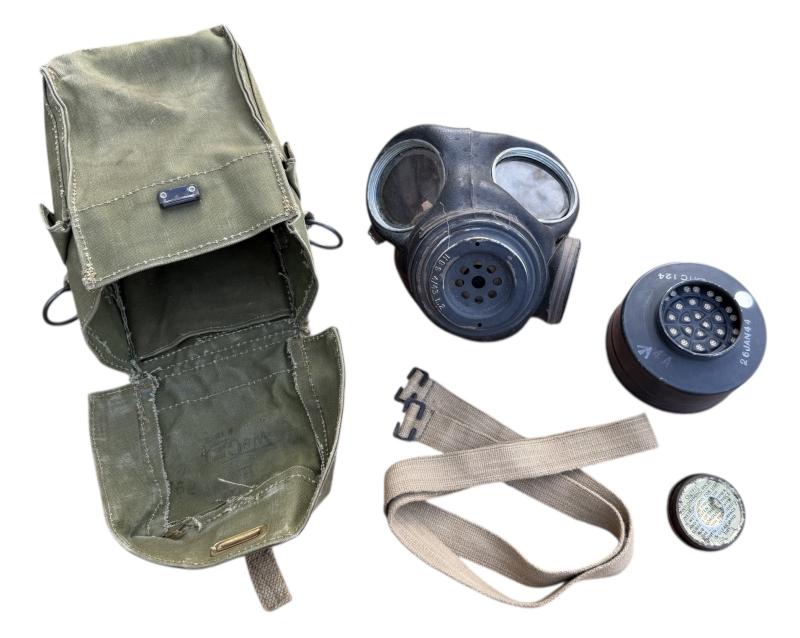 British WW2 Assault Gasmask