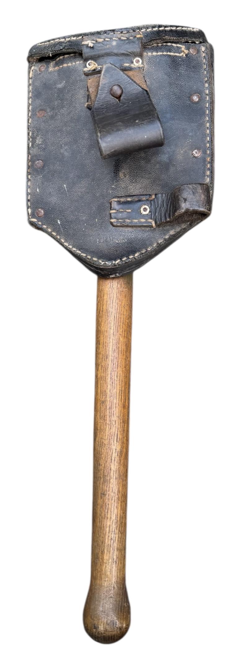 Wehrmacht Folding Shovel in 1th type Carrier