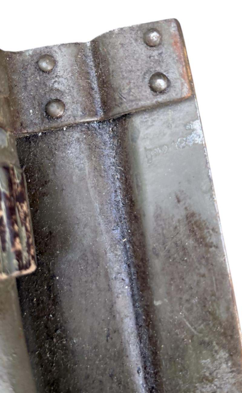 Wehrmacht Folding Shovel in 1th type Carrier