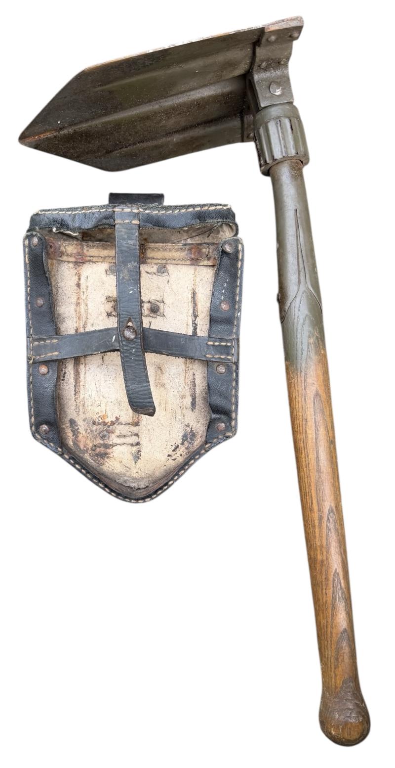 Wehrmacht Folding Shovel in 1th type Carrier