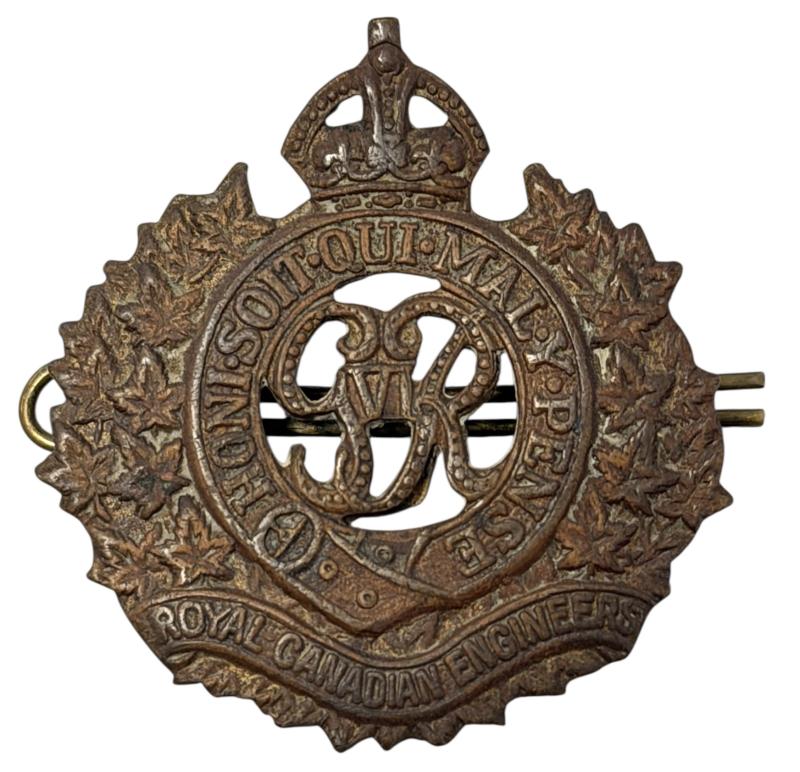 British WW2 Royal Engineers Corps Cap Badge