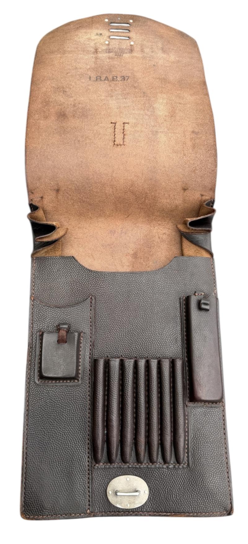 Luftwaffe dark chocolade brown Mapcase