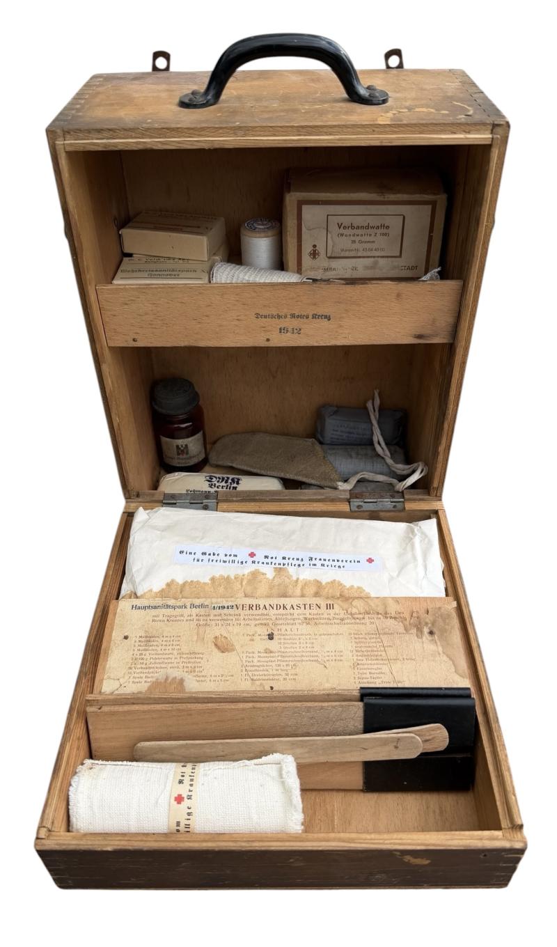 DRK Medical Wall Box (Deutsches Rotes Kreutz)