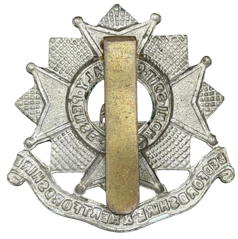 British WW2 Bedfordshire & Hertfortshire Regiment Cap Badge