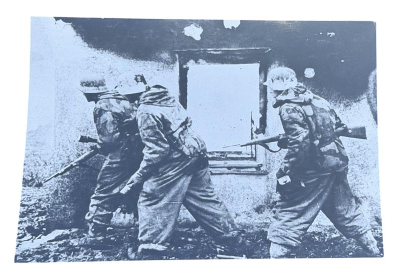Very nice photograph of 3 Wehrmacht Soldiers in winter Camo Clothing