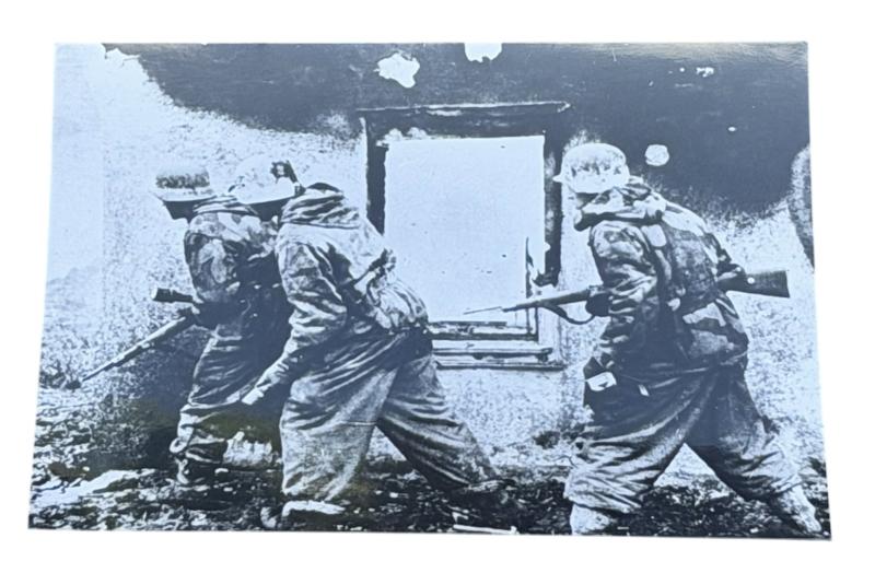 Very nice photograph of 3 Wehrmacht Soldiers in winter Camo Clothing