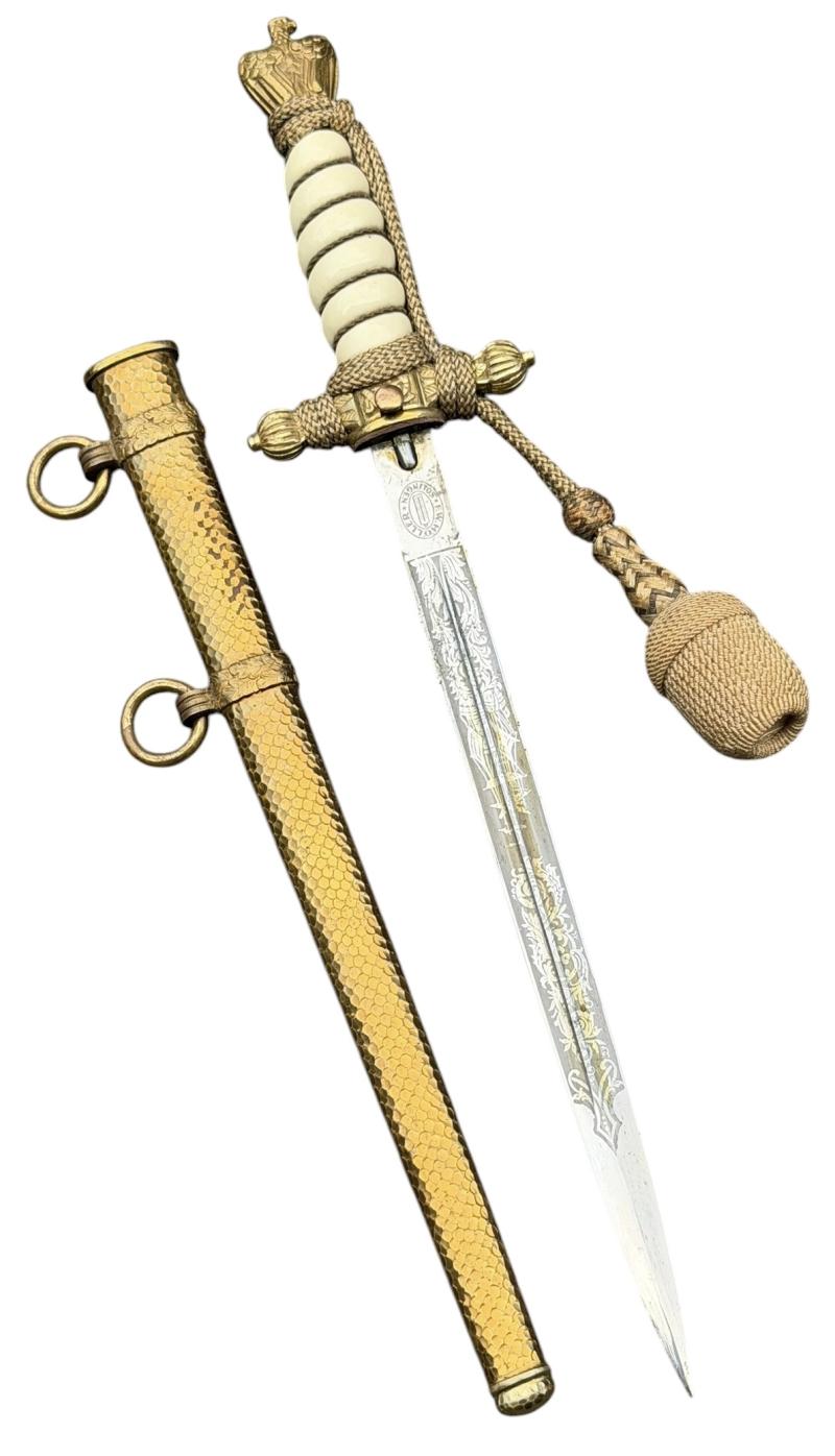 Kriegsmarine Dagger with Porte Pé and Hammered Finish Scabbard