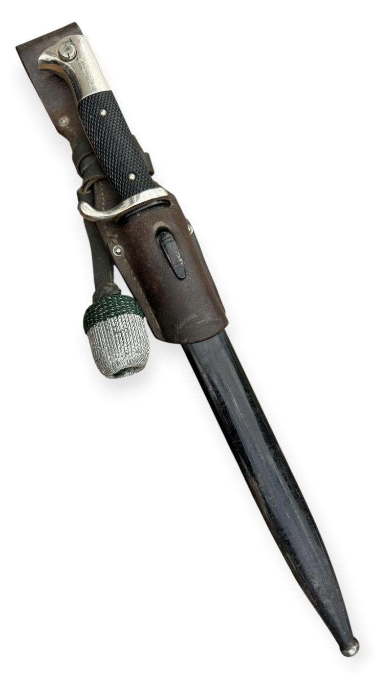Luftwaffe/Wehrmacht Dress Bayonet with Porte Pé and Brown Frog