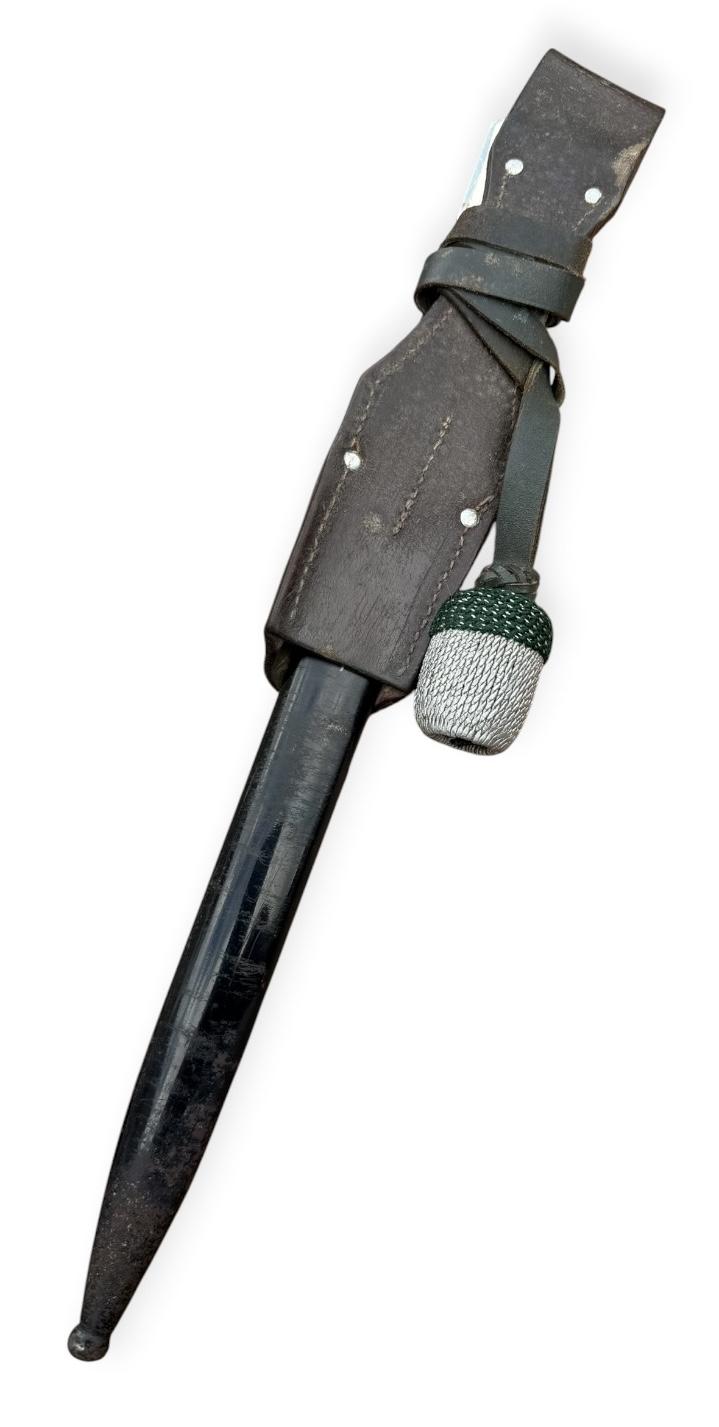 Luftwaffe/Wehrmacht Dress Bayonet with Porte Pé and Brown Frog