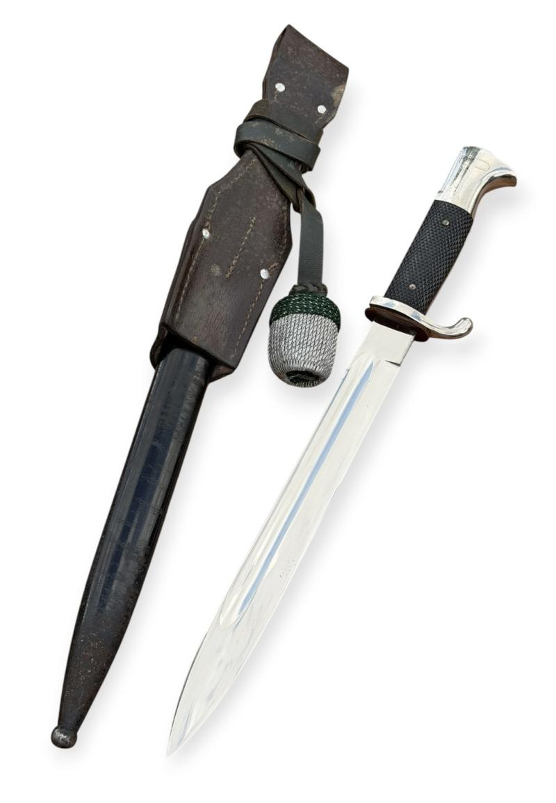Luftwaffe/Wehrmacht Dress Bayonet with Porte Pé and Brown Frog