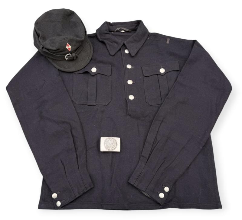 Hitler-Jugend wool Shirt, Cap en Belt Buckle